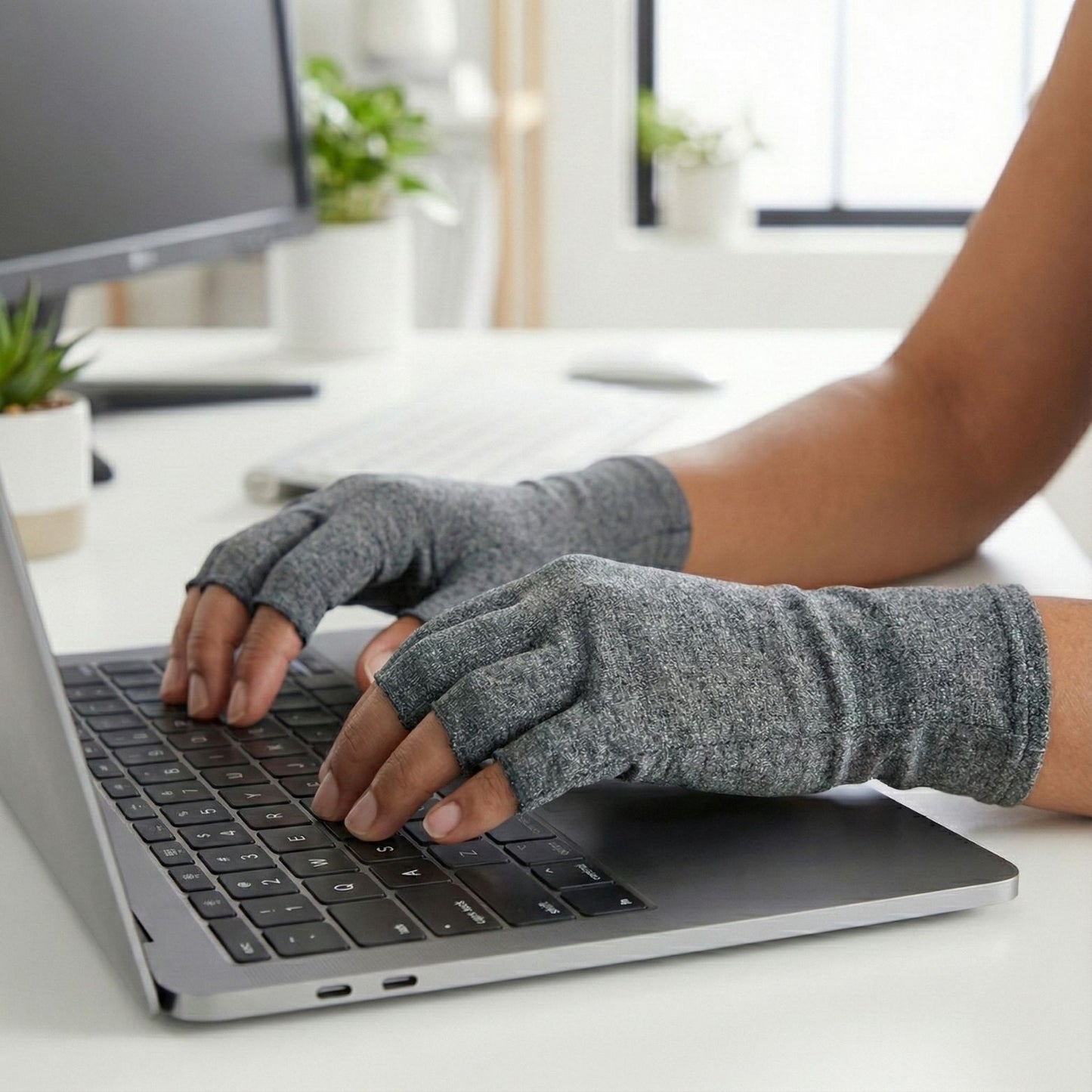 Relievia - Premium Compression Gloves